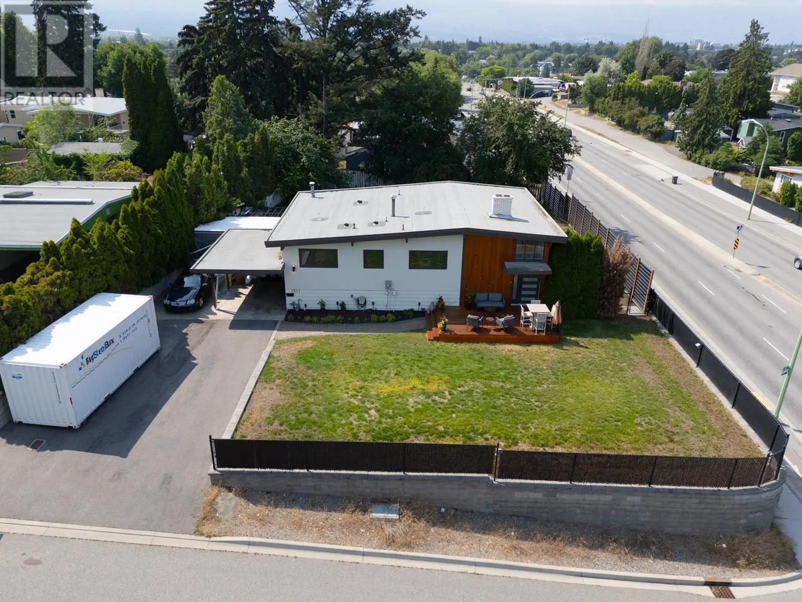1511 Lambert Avenue