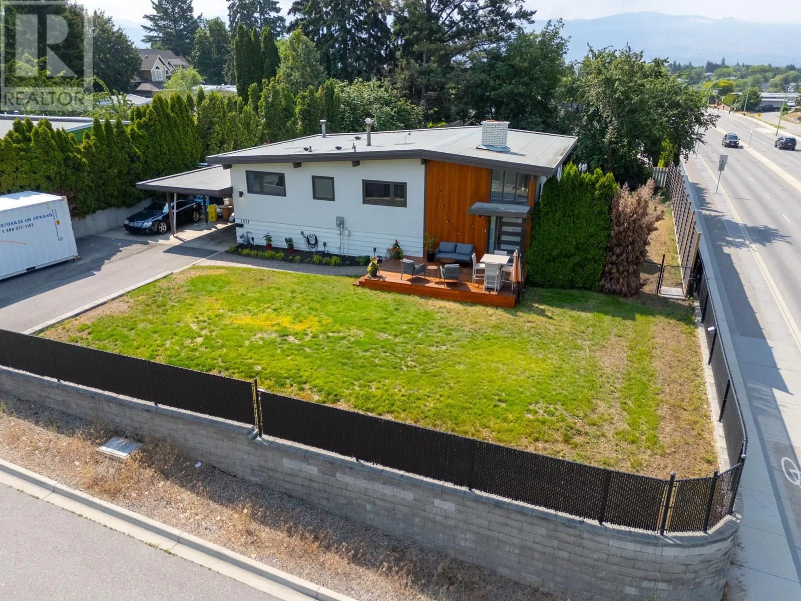 1511 Lambert Avenue