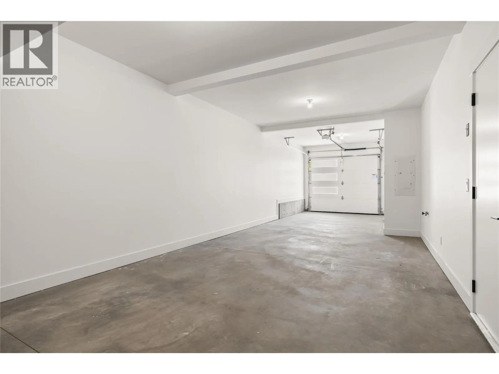 2835 Canyon Crest Drive Unit# 17