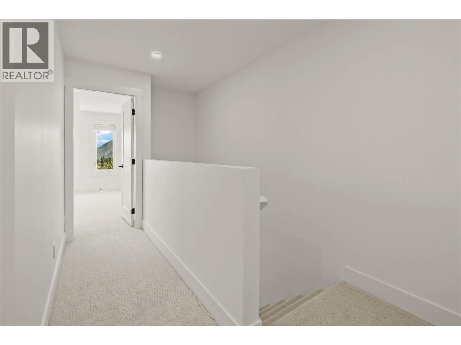 2835 Canyon Crest Drive Unit# 17