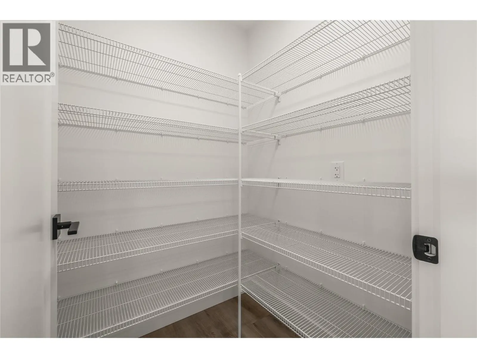 2835 Canyon Crest Drive Unit# 17