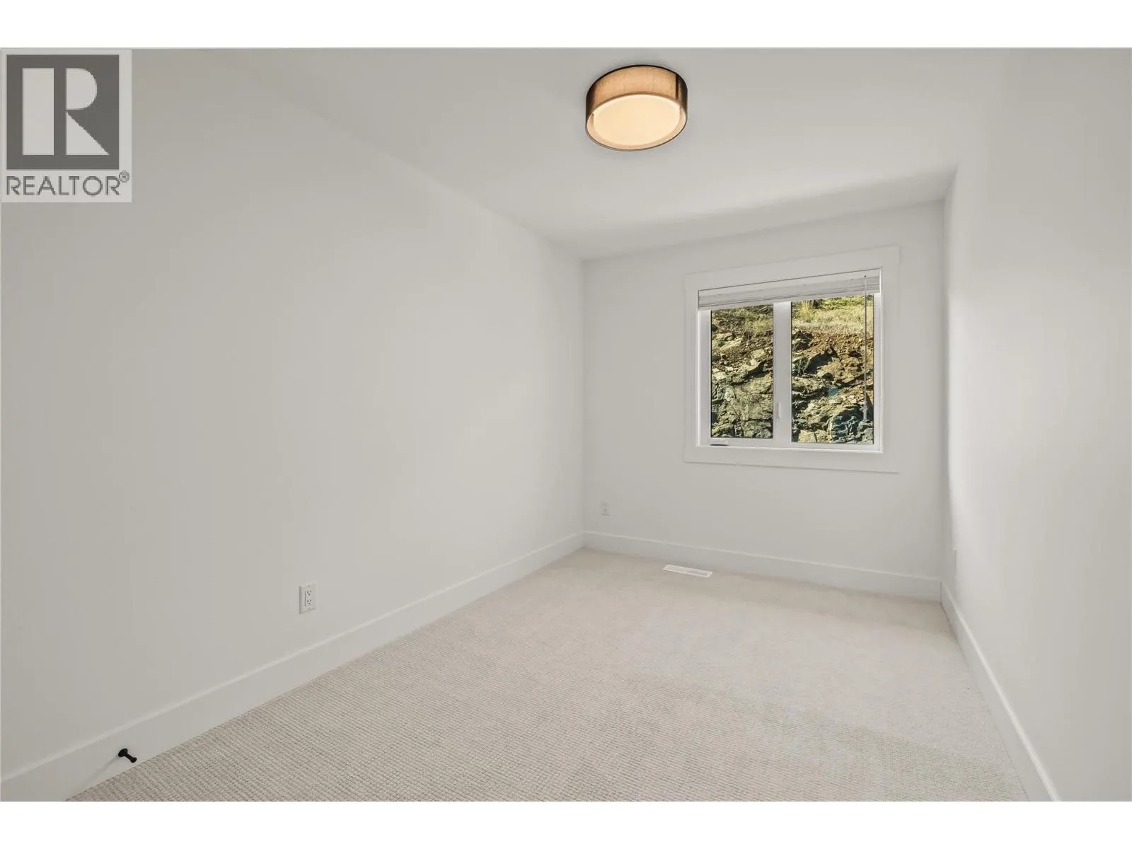 2835 Canyon Crest Drive Unit# 17