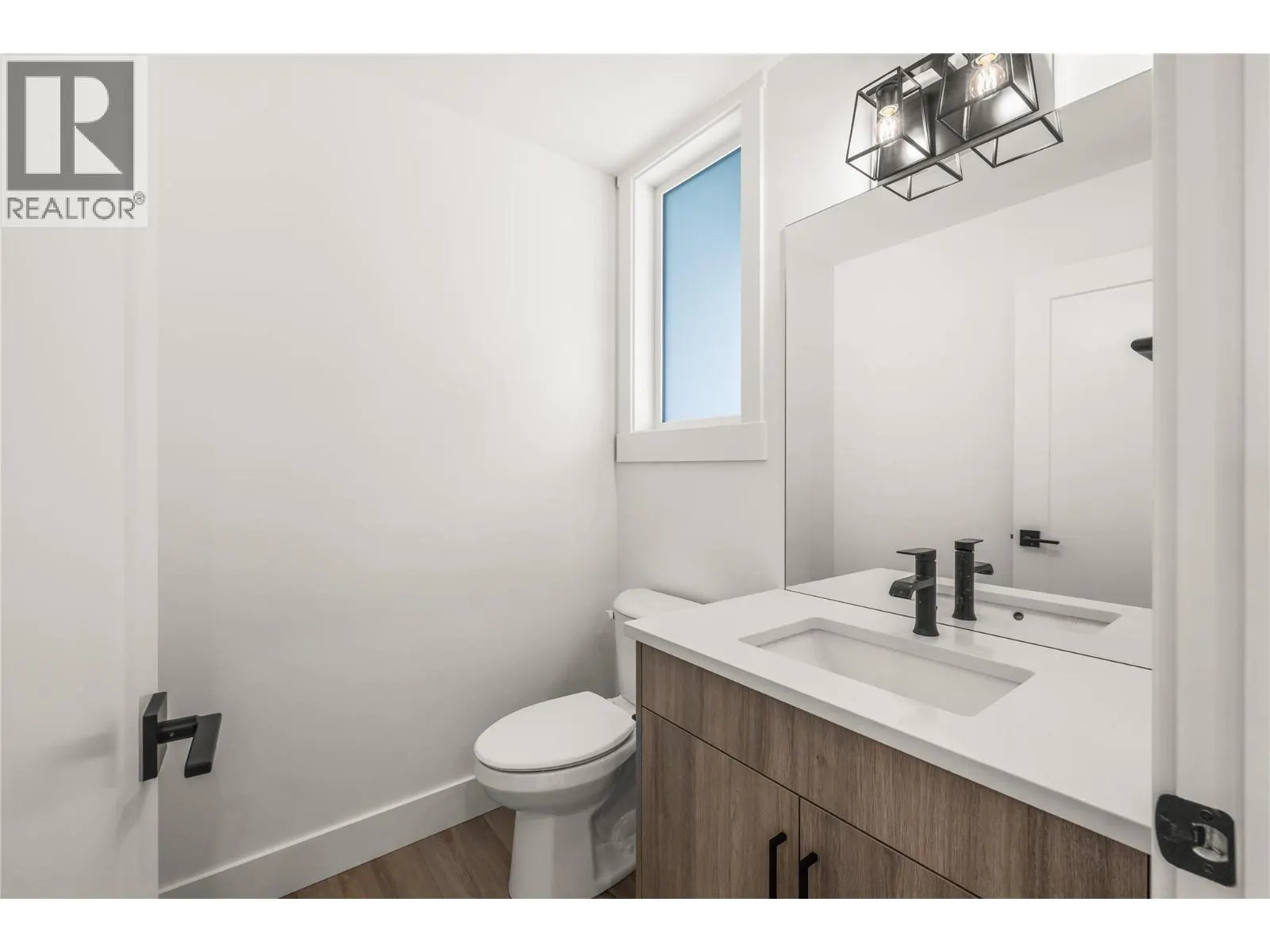 2835 Canyon Crest Drive Unit# 17