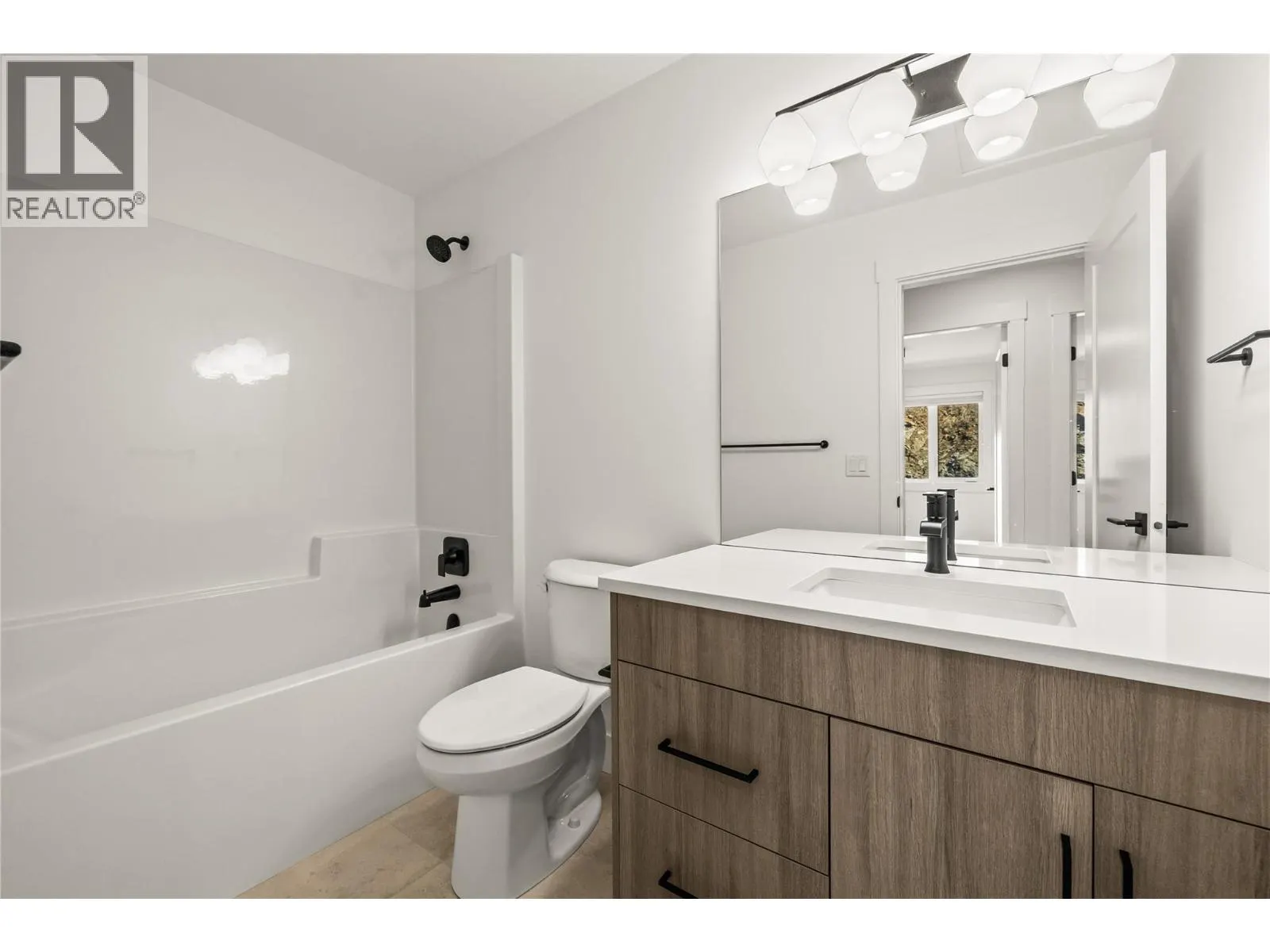 2835 Canyon Crest Drive Unit# 17