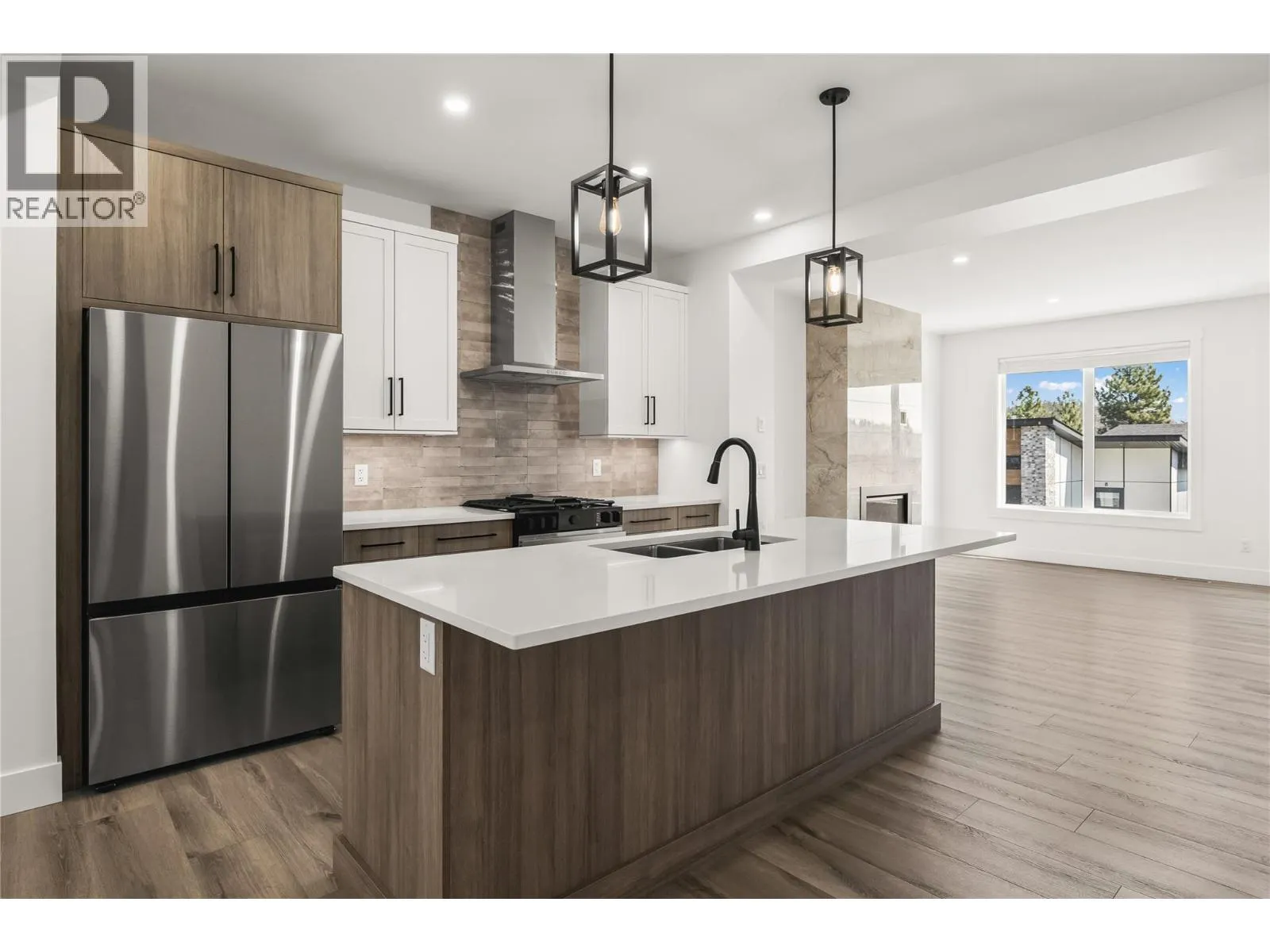 2835 Canyon Crest Drive Unit# 17