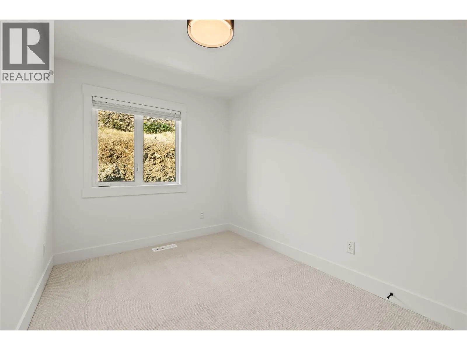 2835 Canyon Crest Drive Unit# 17