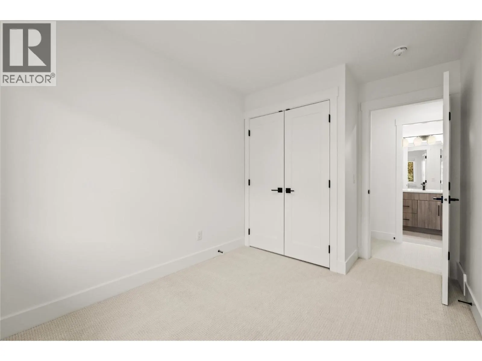 2835 Canyon Crest Drive Unit# 17