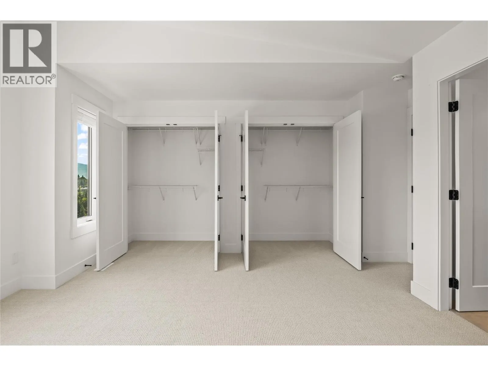 2835 Canyon Crest Drive Unit# 17