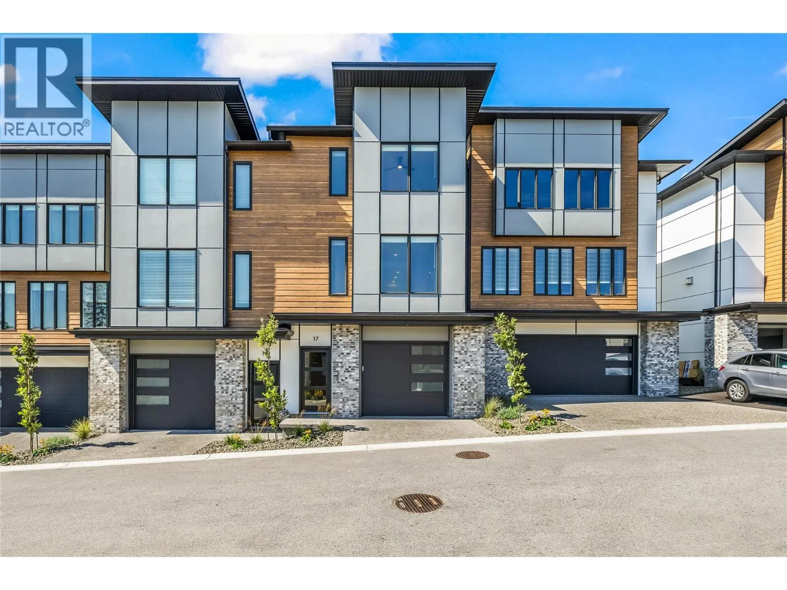 2835 Canyon Crest Drive Unit# 17