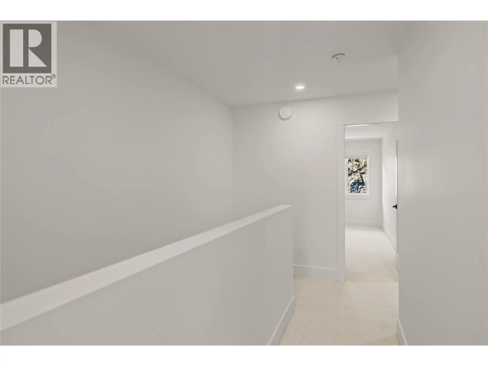 2835 Canyon Crest Drive Unit# 17