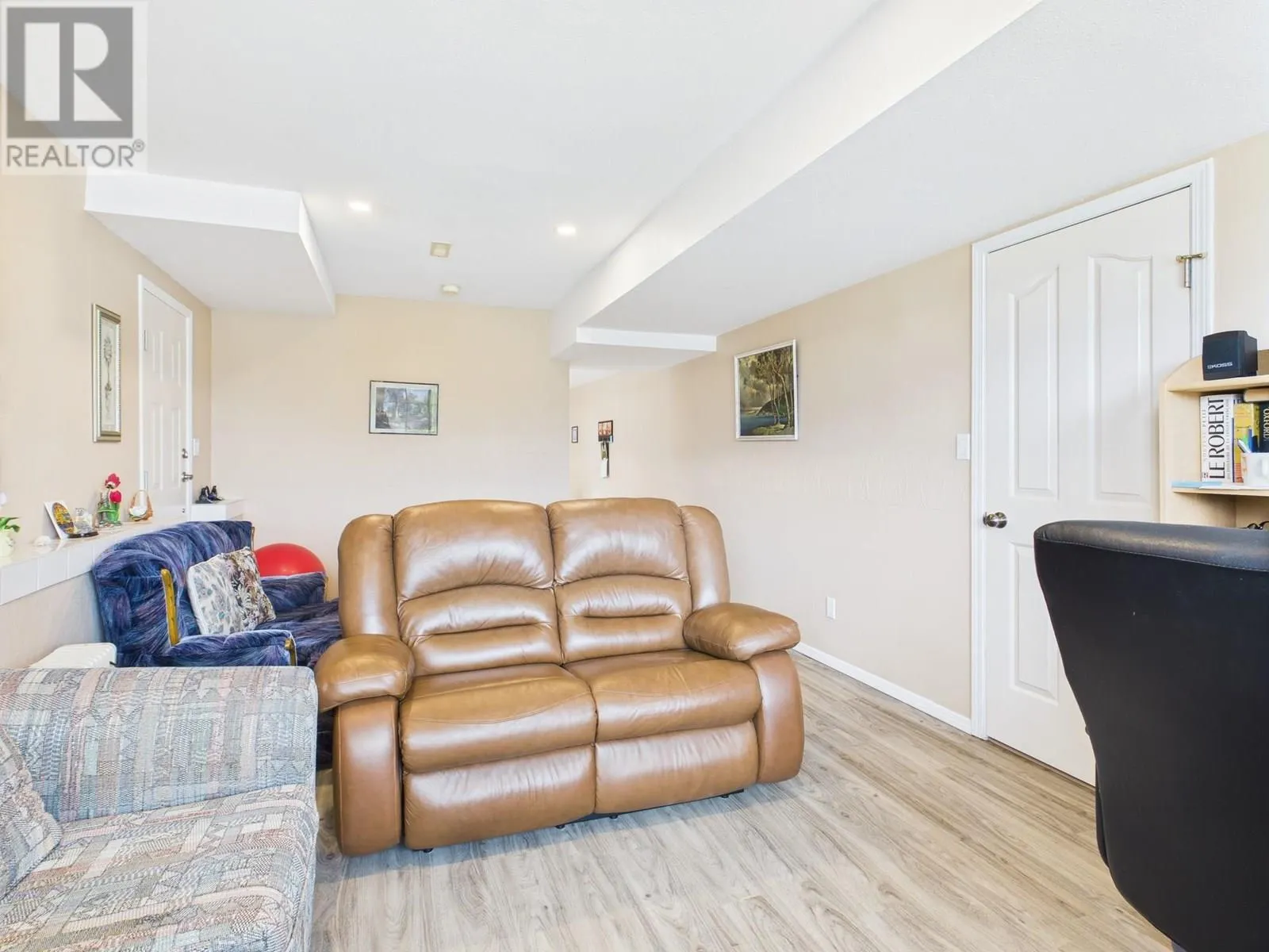 12102 Golf Course Drive