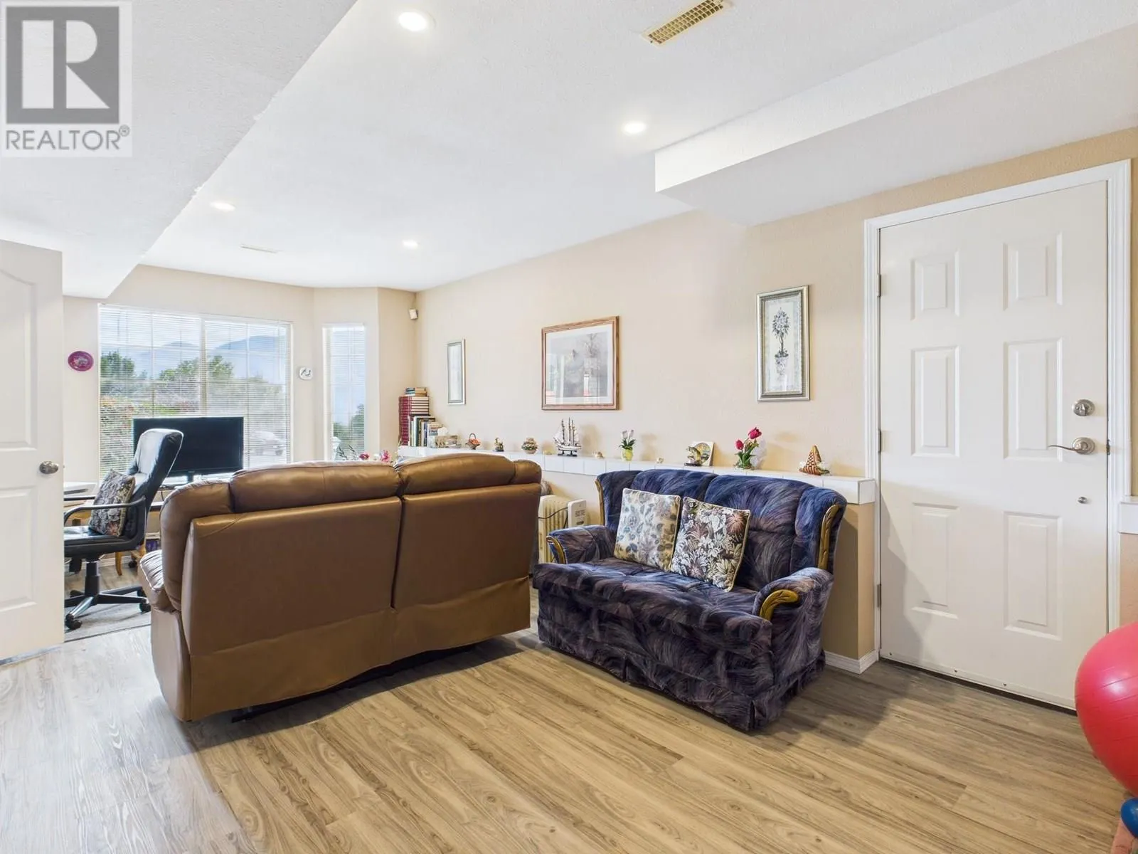 12102 Golf Course Drive