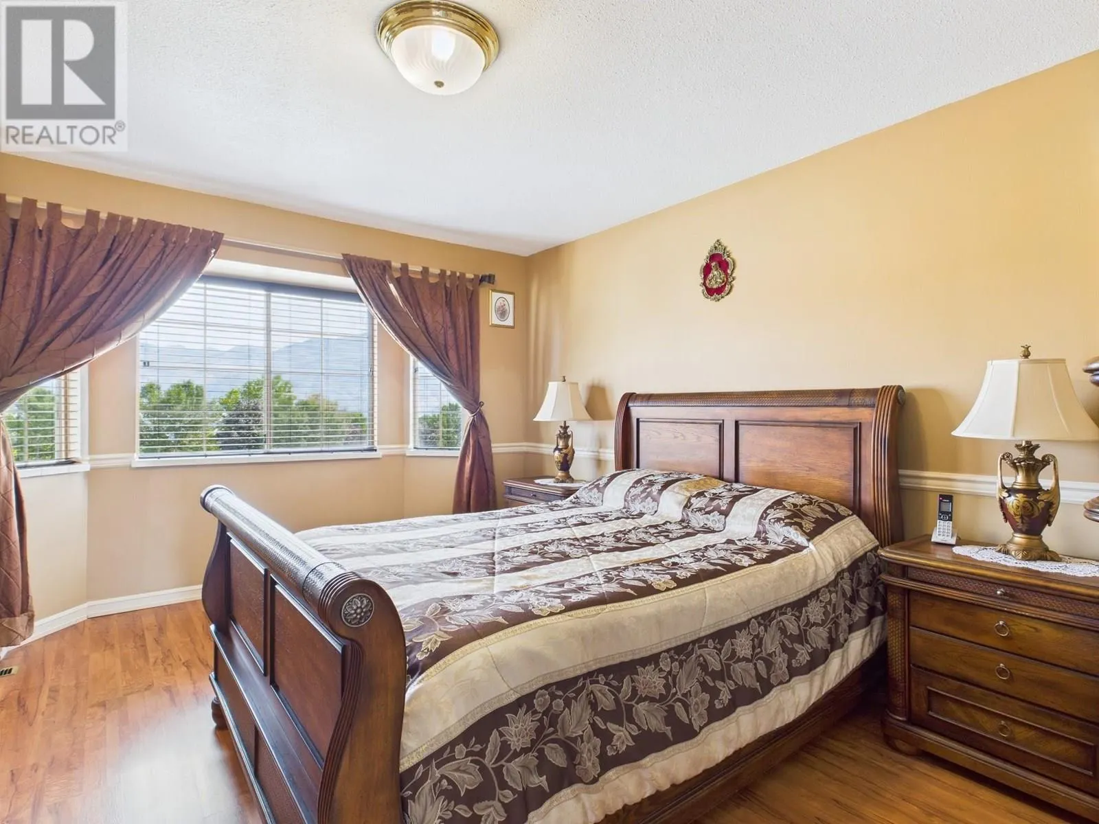 12102 Golf Course Drive