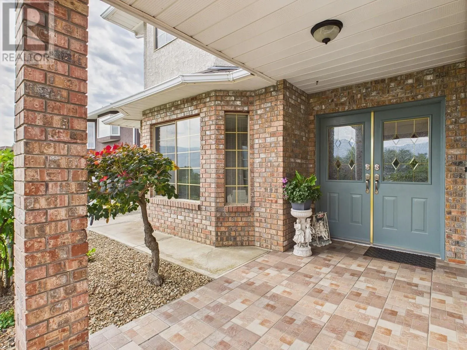 12102 Golf Course Drive