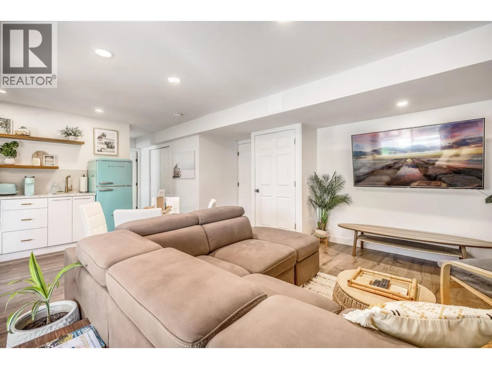 1141 Lynden Road