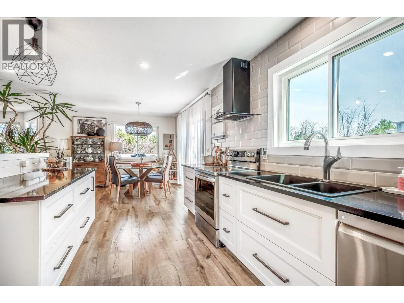 1141 Lynden Road