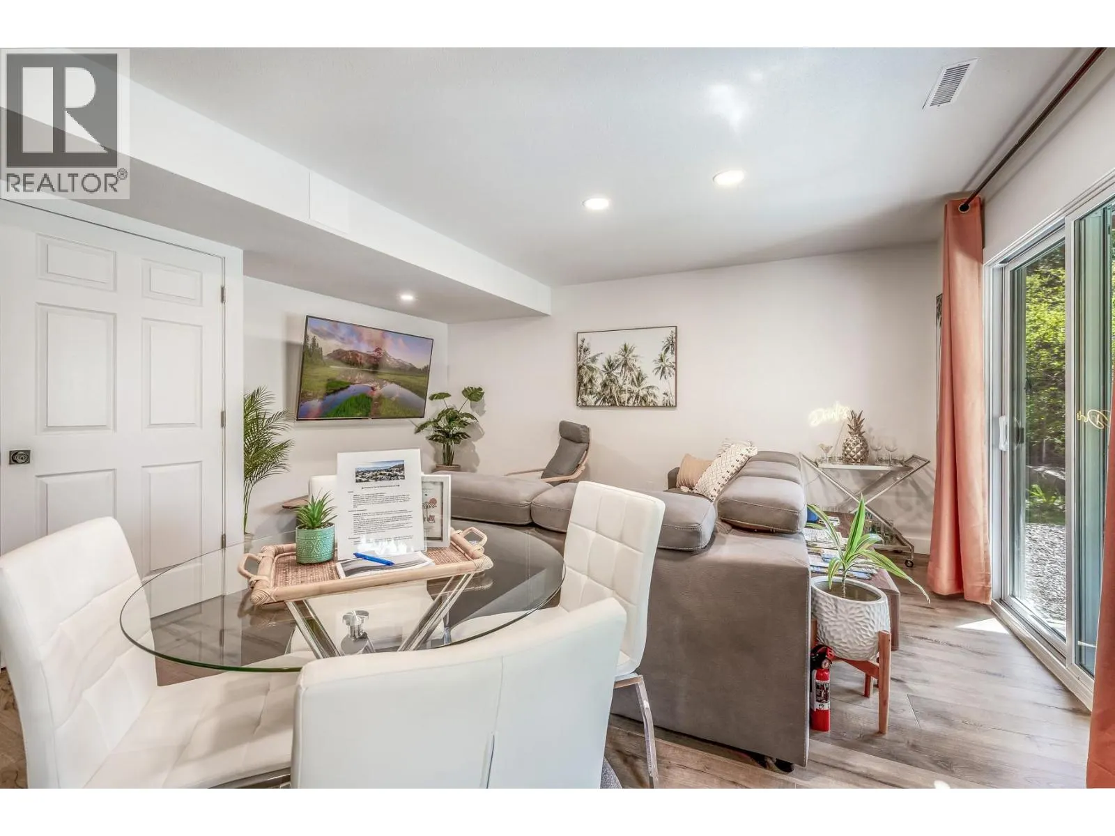 1141 Lynden Road