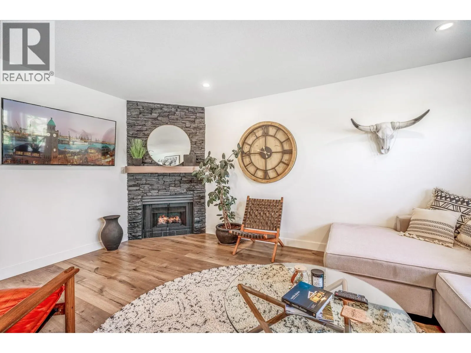 1141 Lynden Road