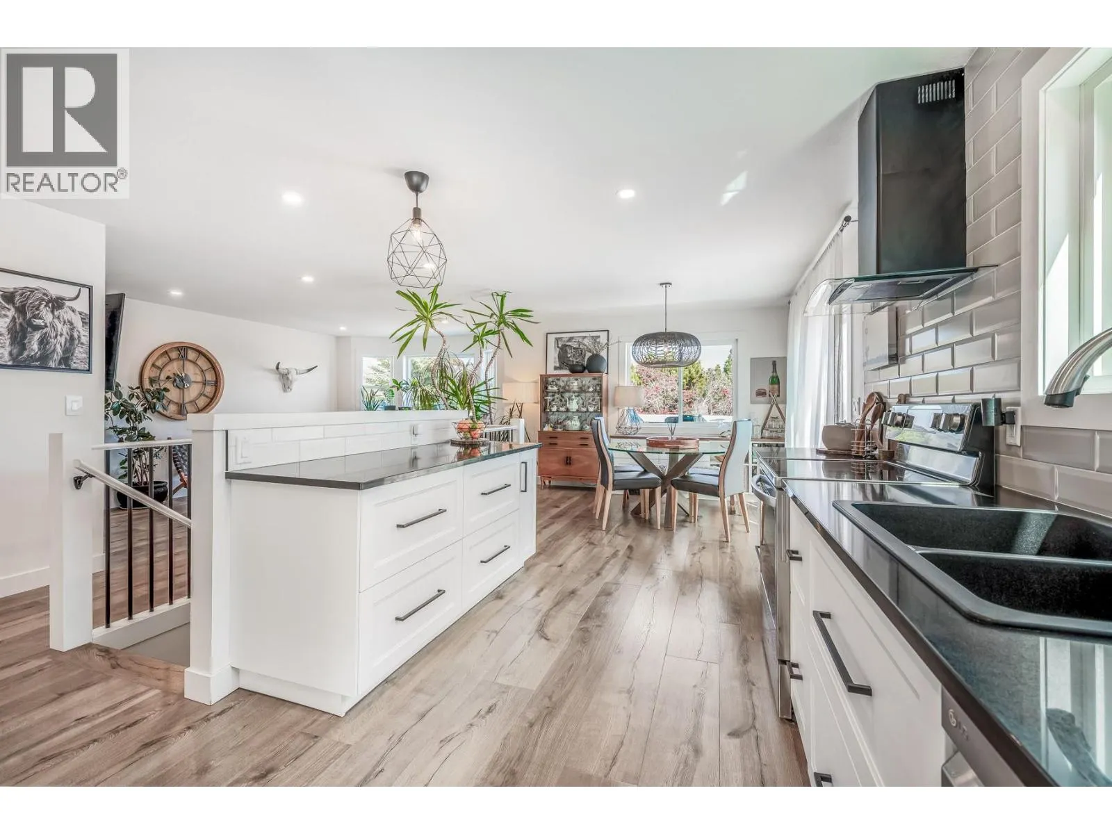 1141 Lynden Road