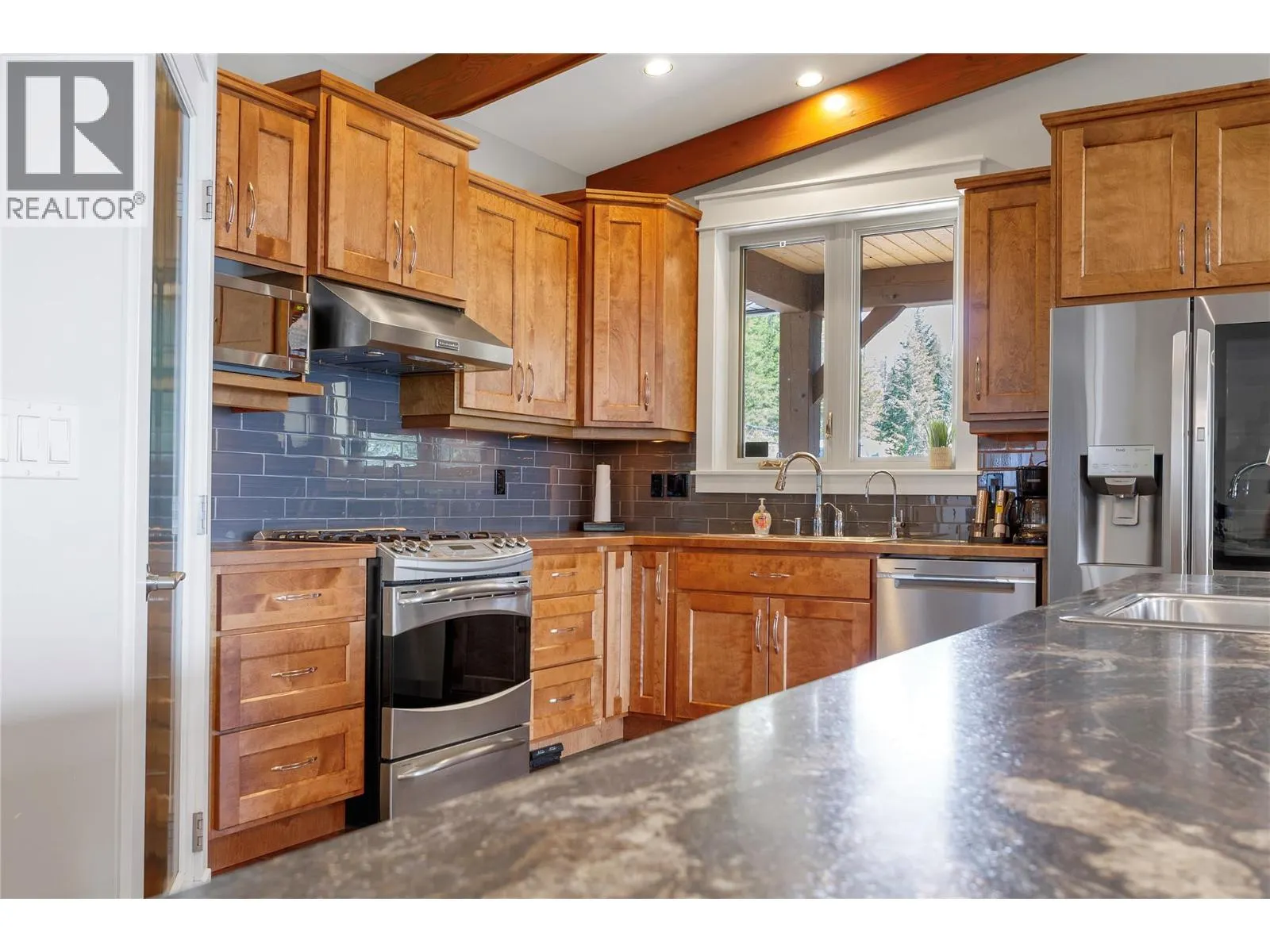 6080 Lynx Drive