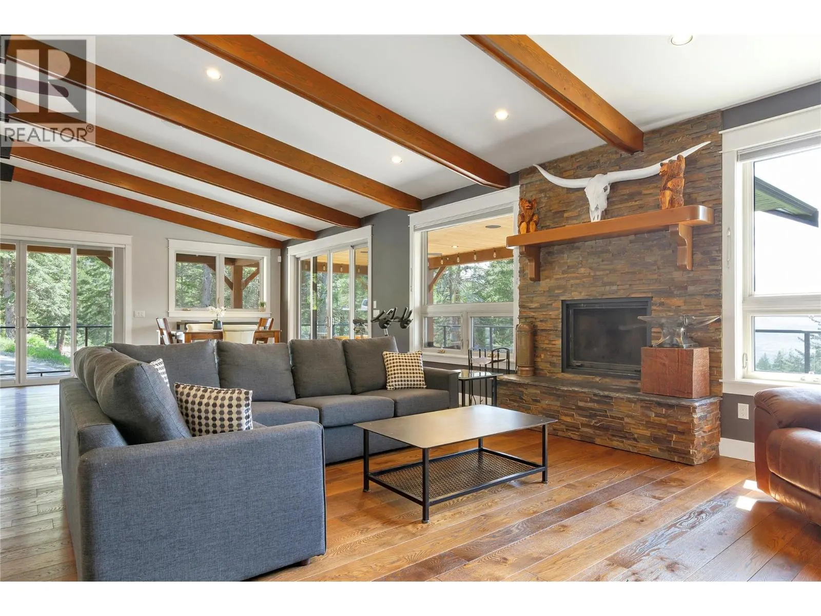 6080 Lynx Drive