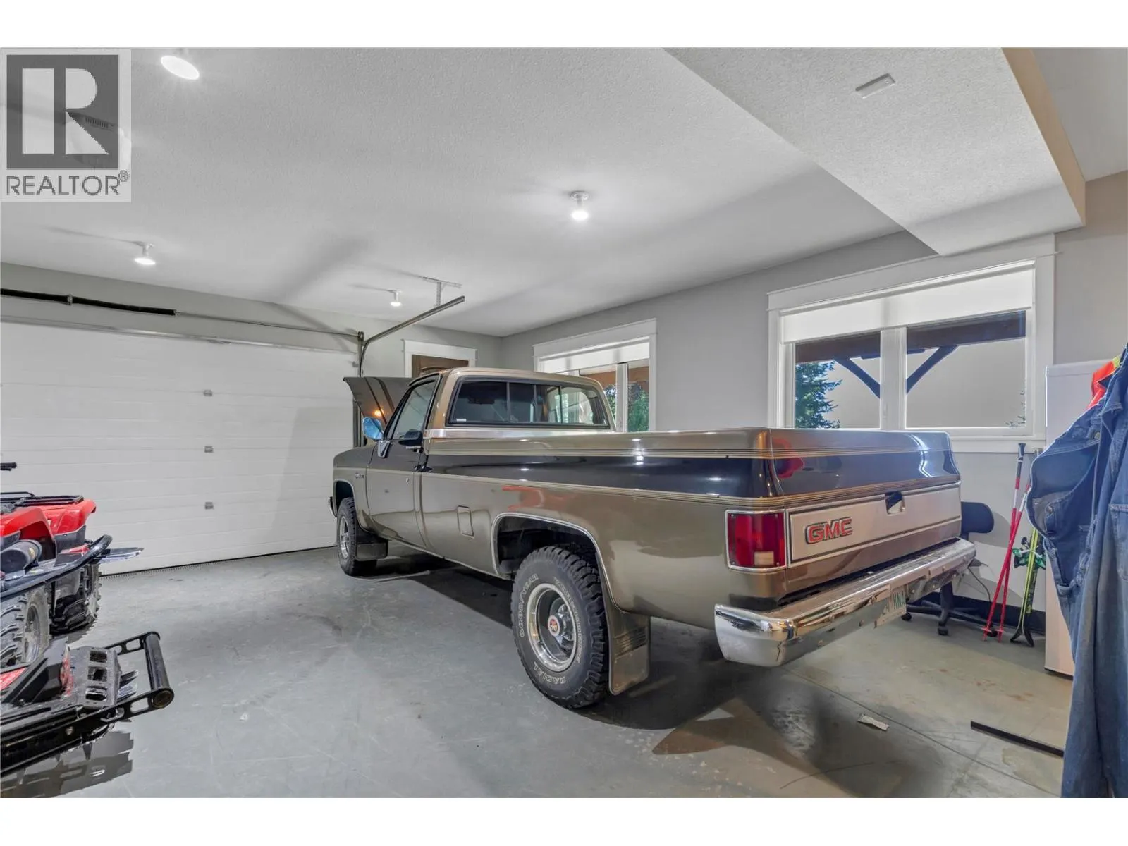 6080 Lynx Drive