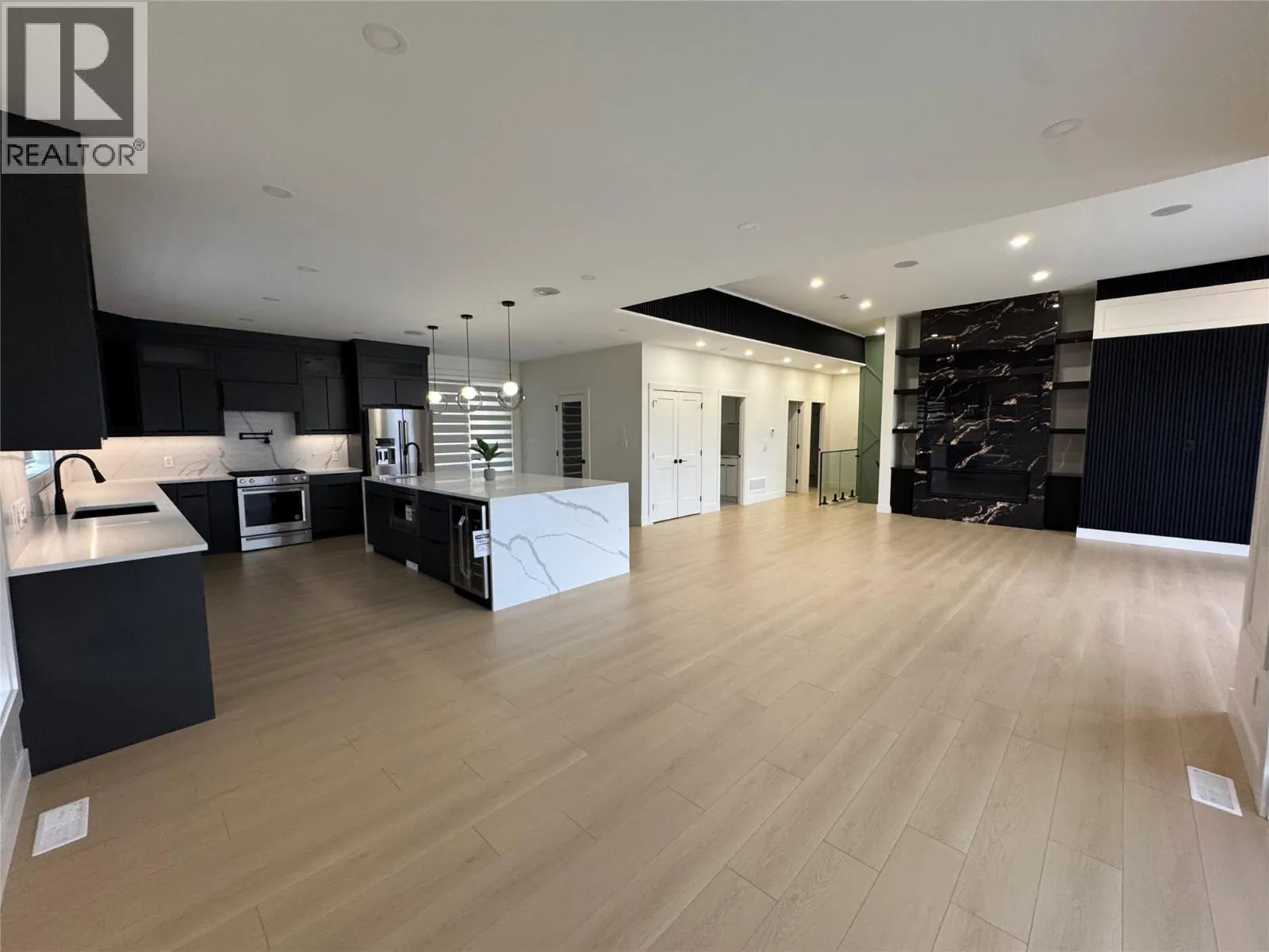 3806 Torrey Pines Drive