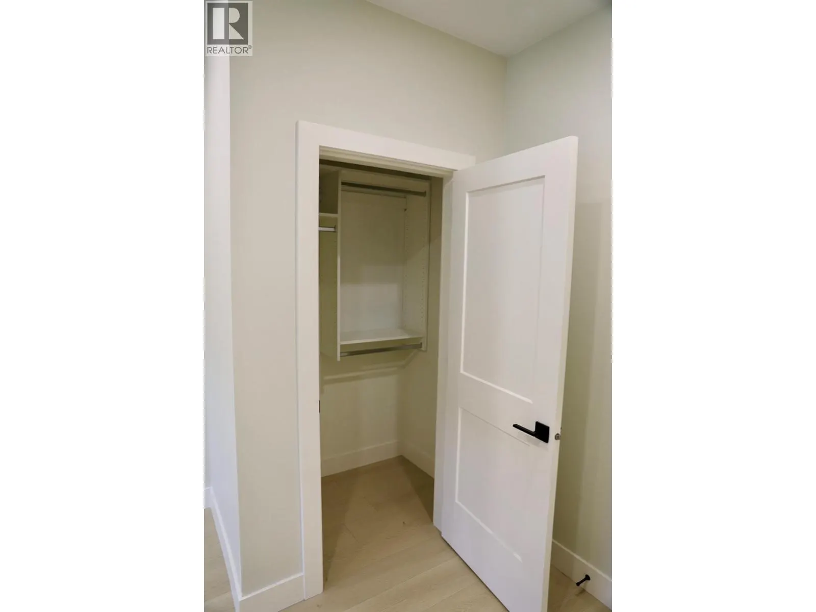 3806 Torrey Pines Drive