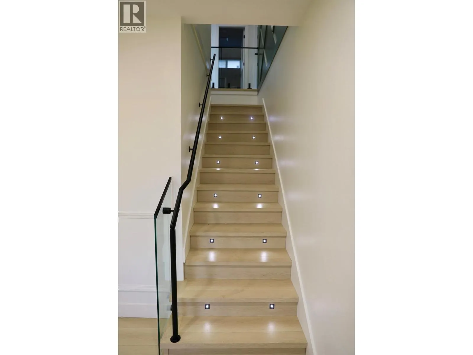 3806 Torrey Pines Drive