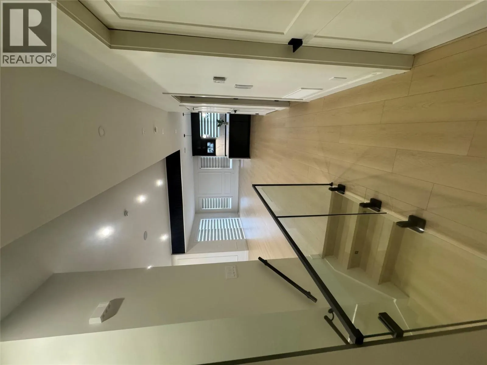 3806 Torrey Pines Drive