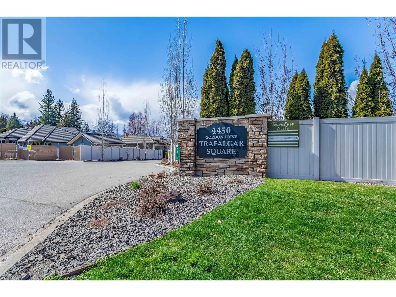 4450 GORDON Drive Unit# 105