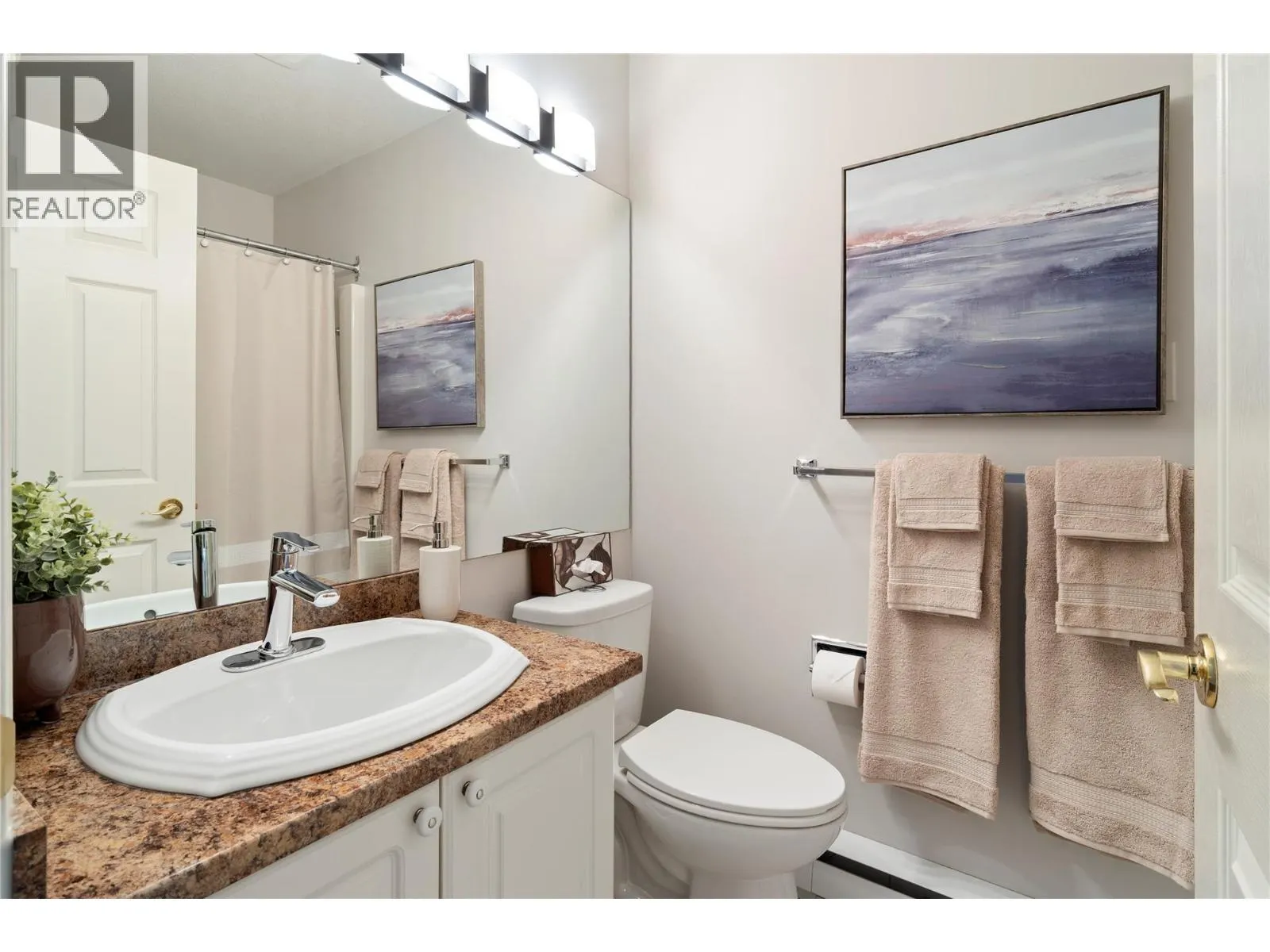 3283 Casorso Road Unit# 202