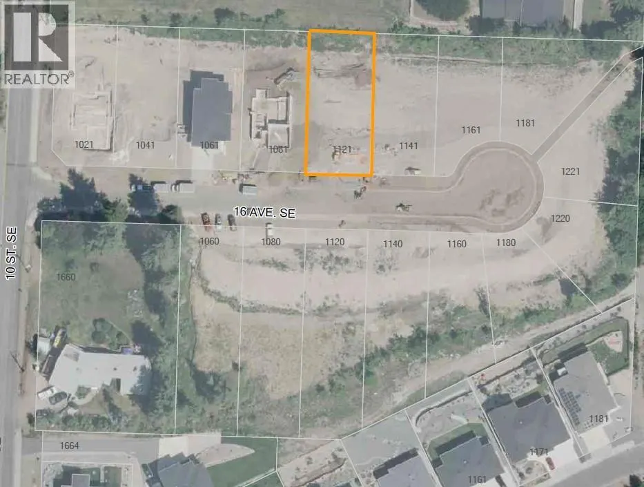 1121 16 Avenue SE