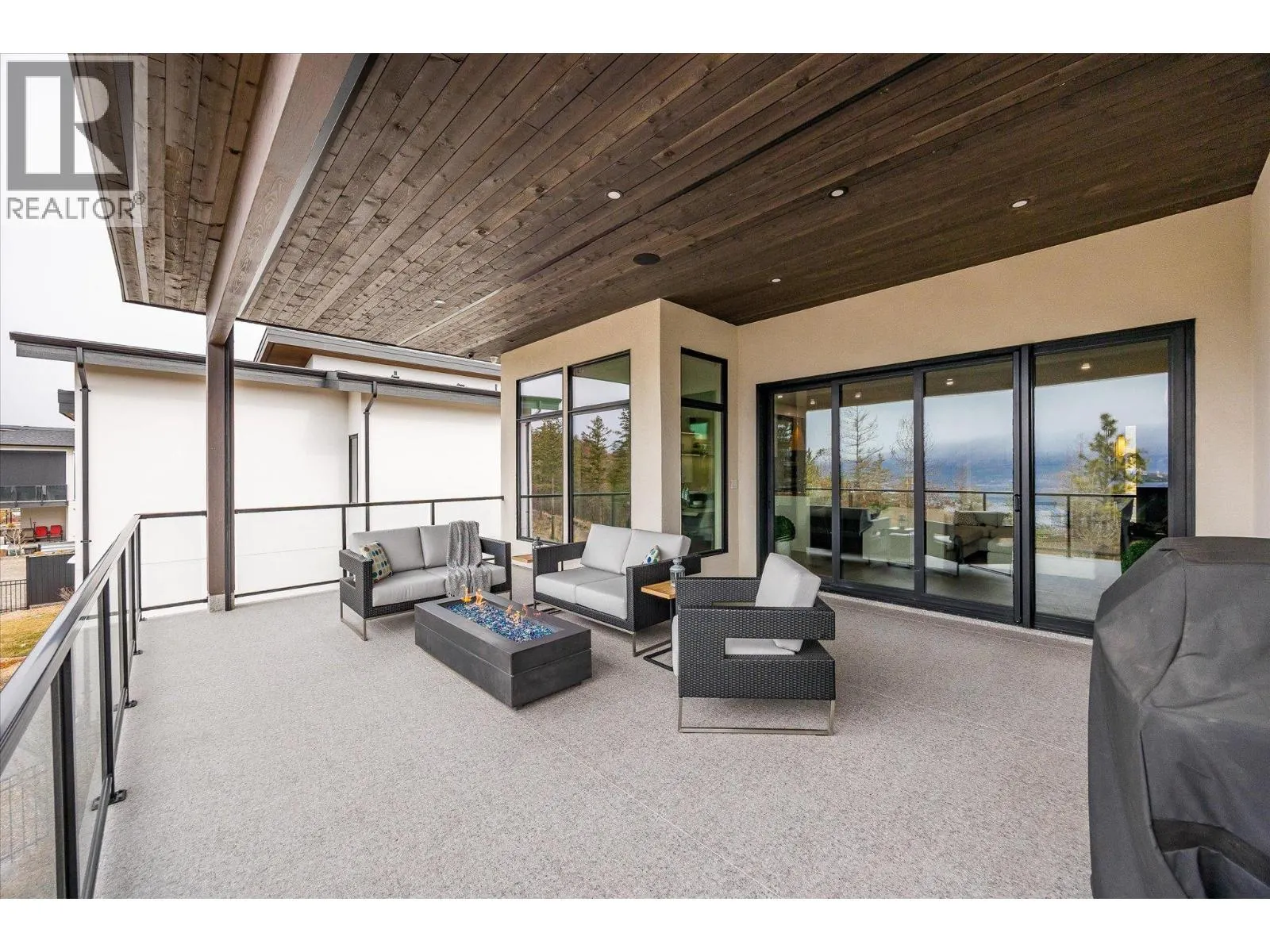 10058 Beacon Hill Drive