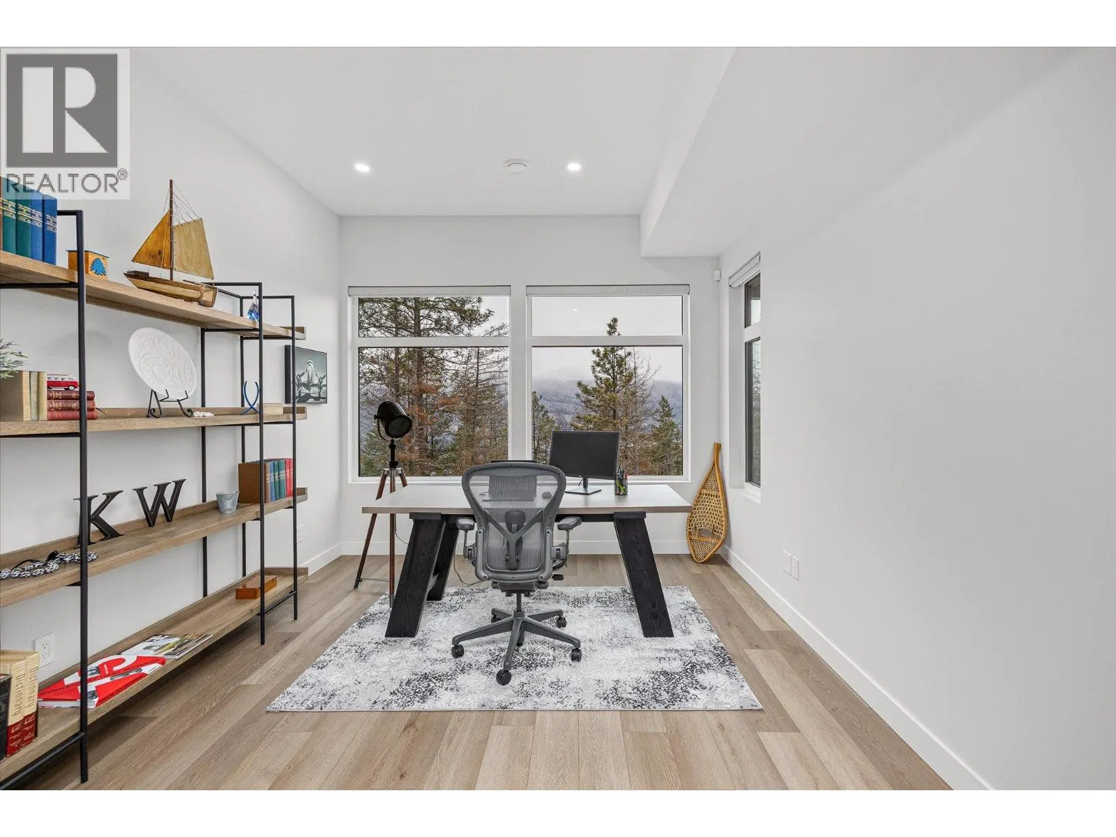 10058 Beacon Hill Drive