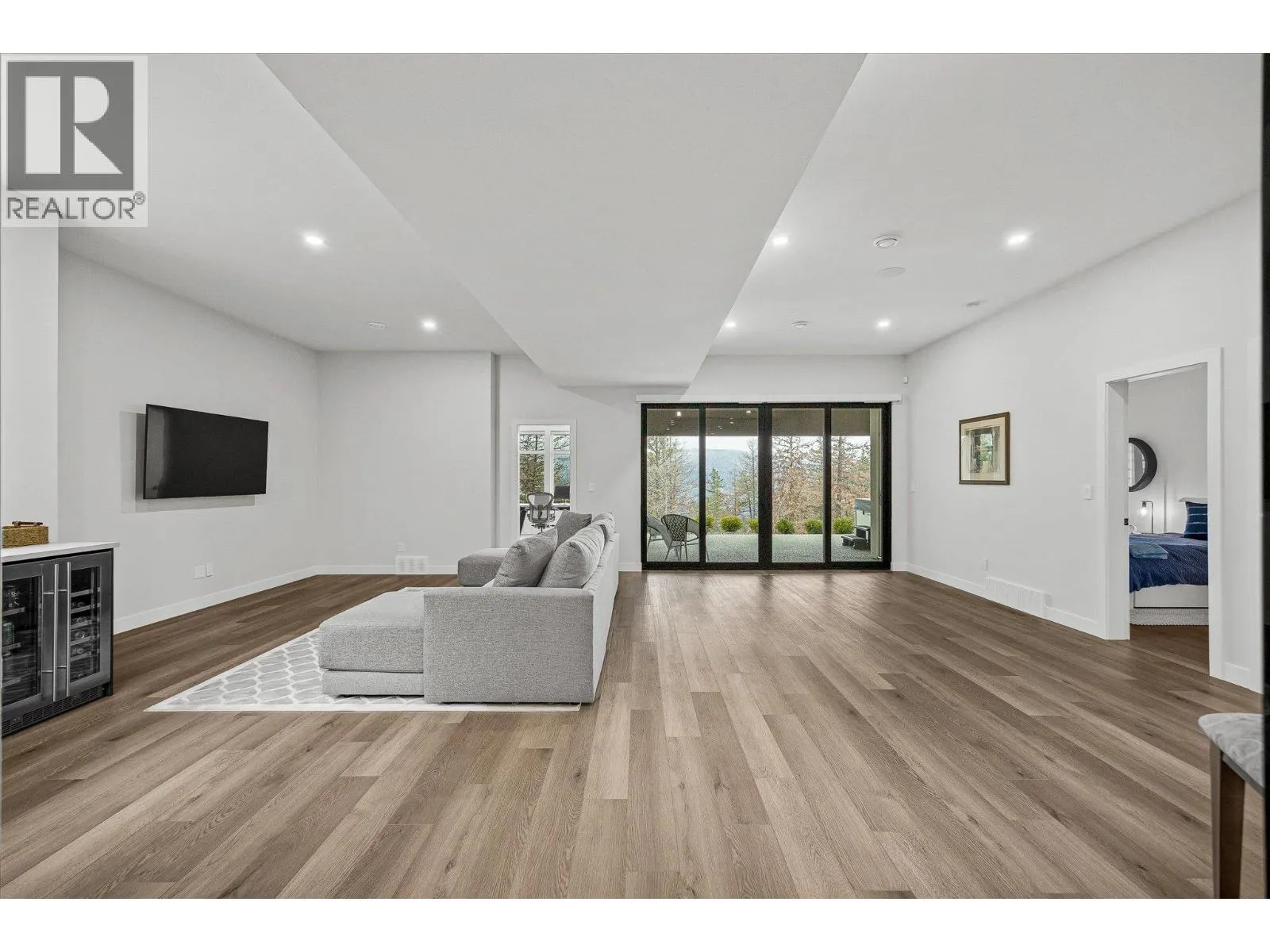 10058 Beacon Hill Drive
