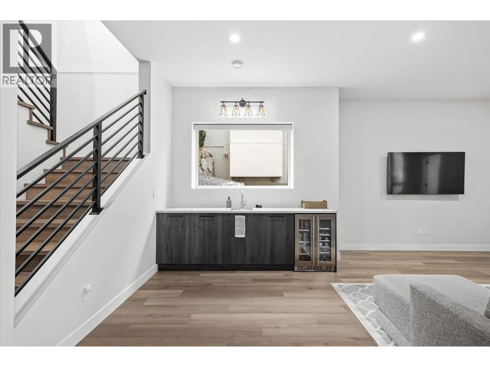 10058 Beacon Hill Drive