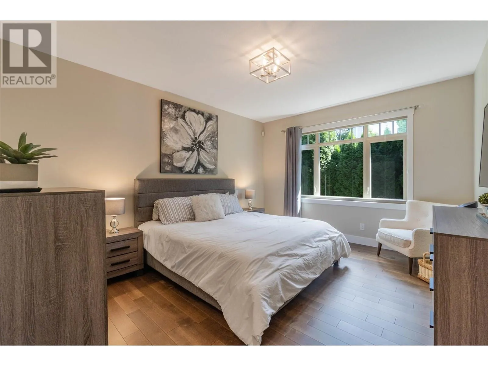 6833 MEADOWS Drive Unit# 24
