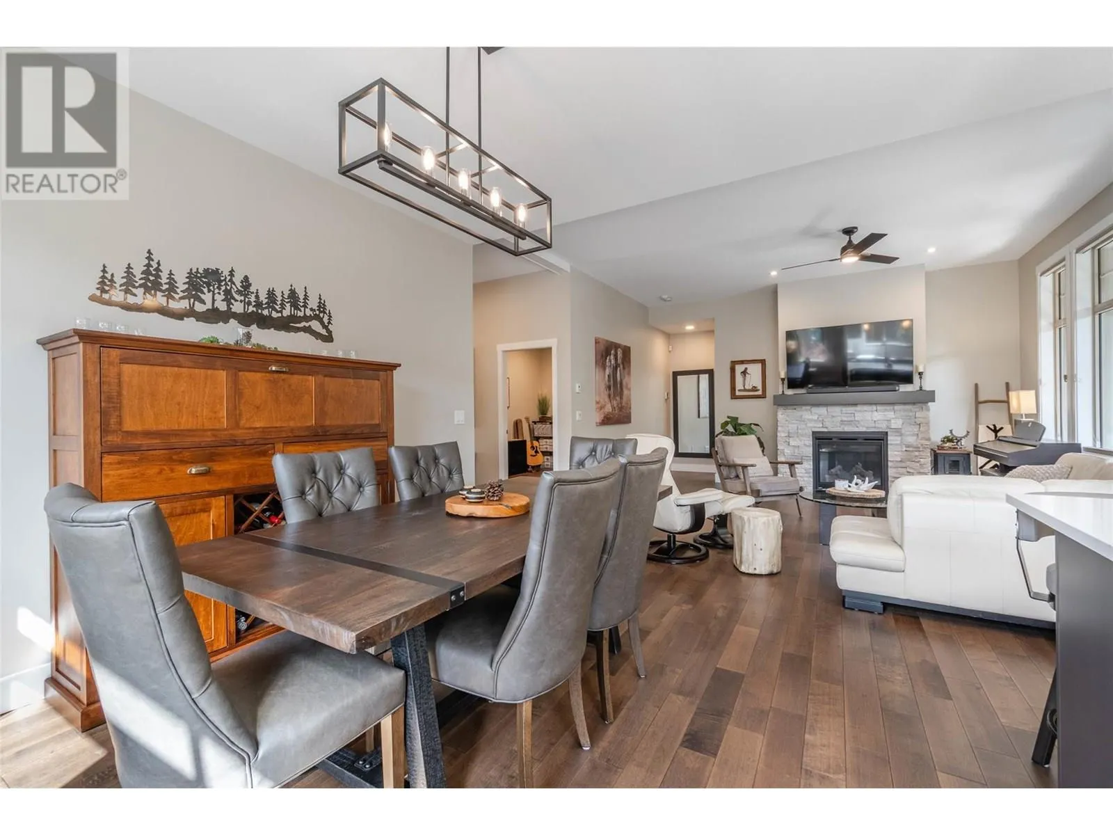 6833 MEADOWS Drive Unit# 24