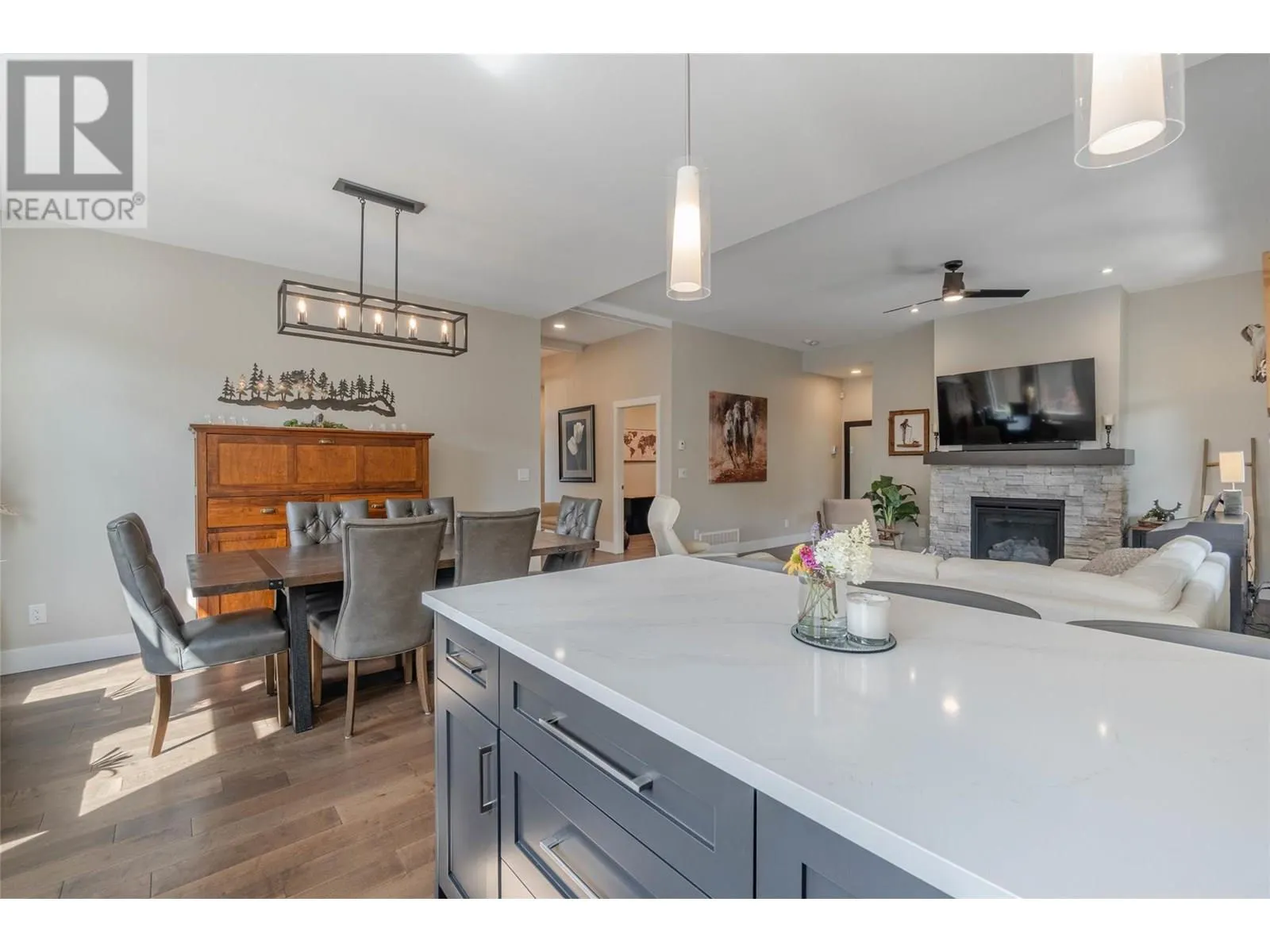6833 MEADOWS Drive Unit# 24