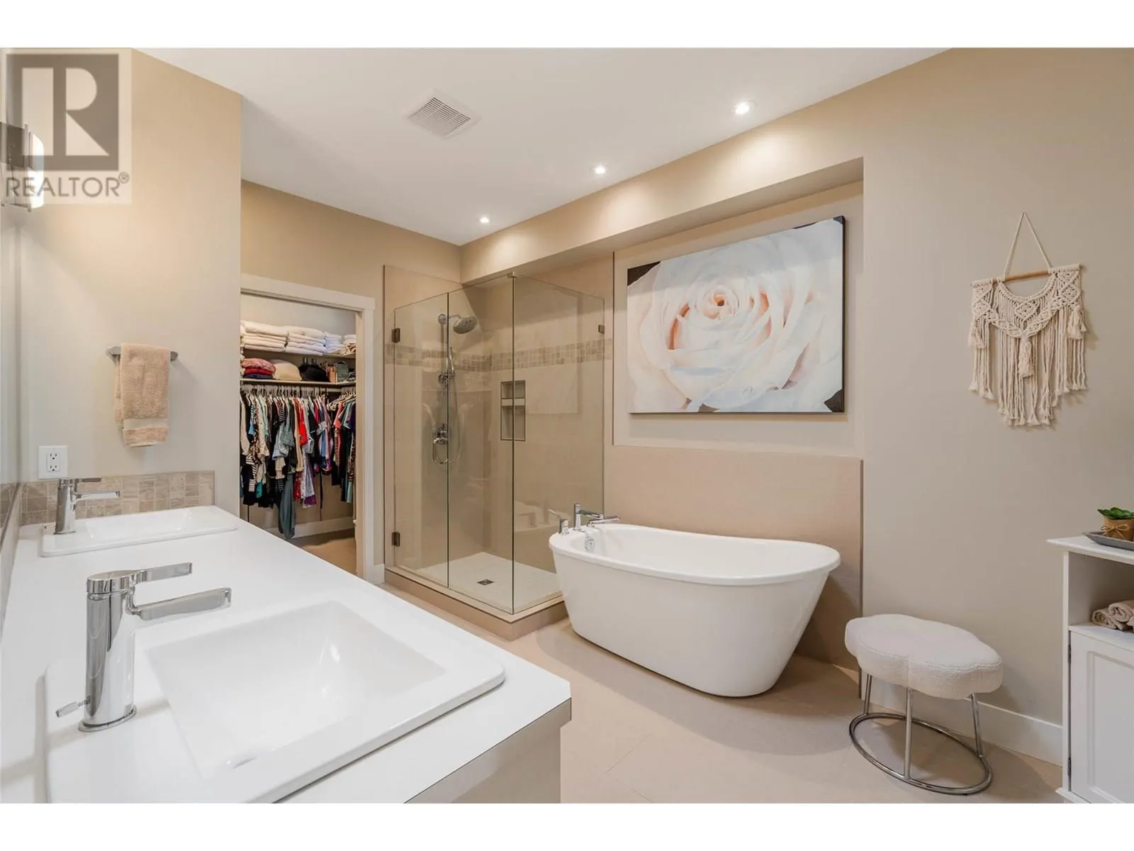 6833 MEADOWS Drive Unit# 24