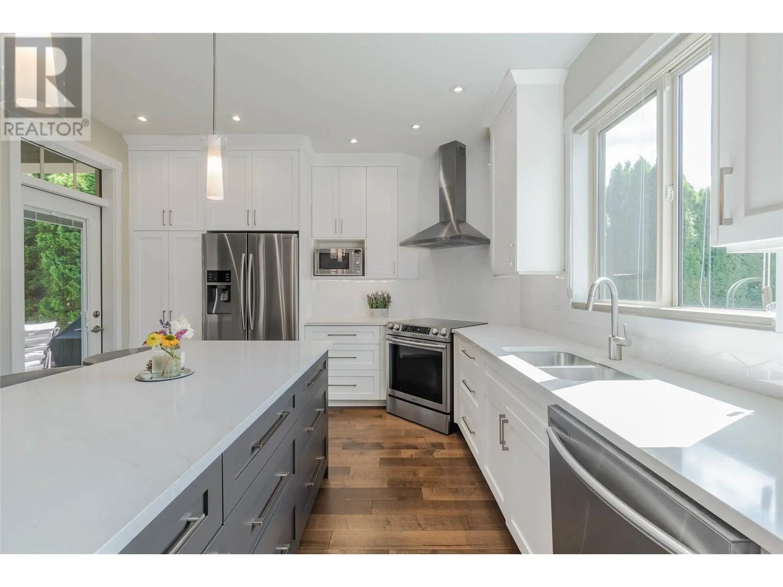 6833 MEADOWS Drive Unit# 24