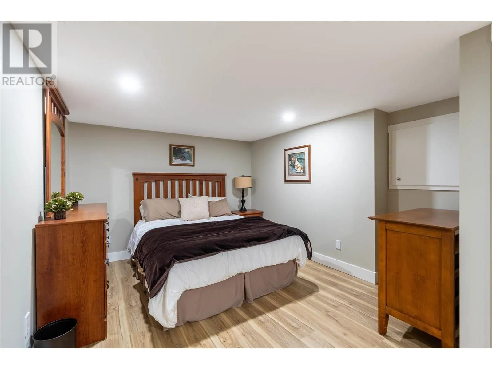 6833 MEADOWS Drive Unit# 24