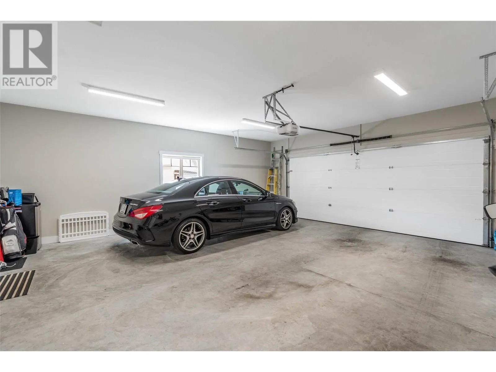 6833 MEADOWS Drive Unit# 24