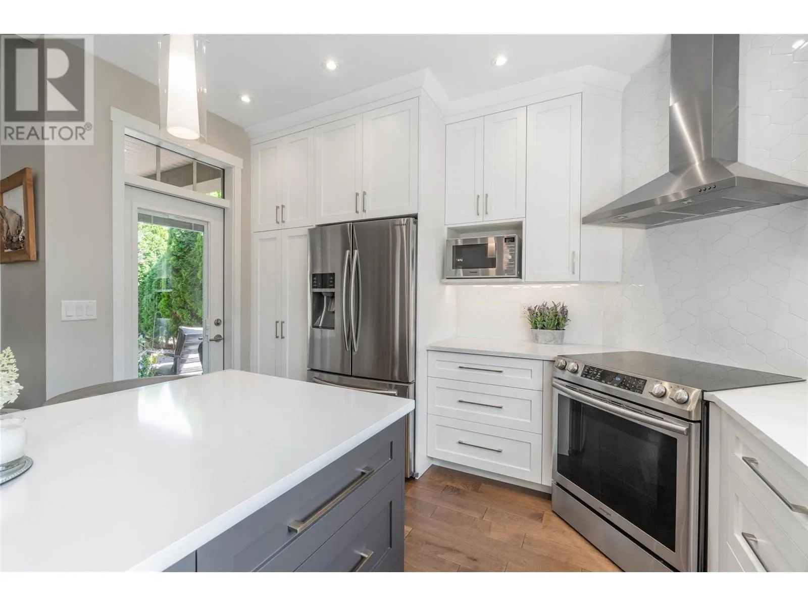 6833 MEADOWS Drive Unit# 24
