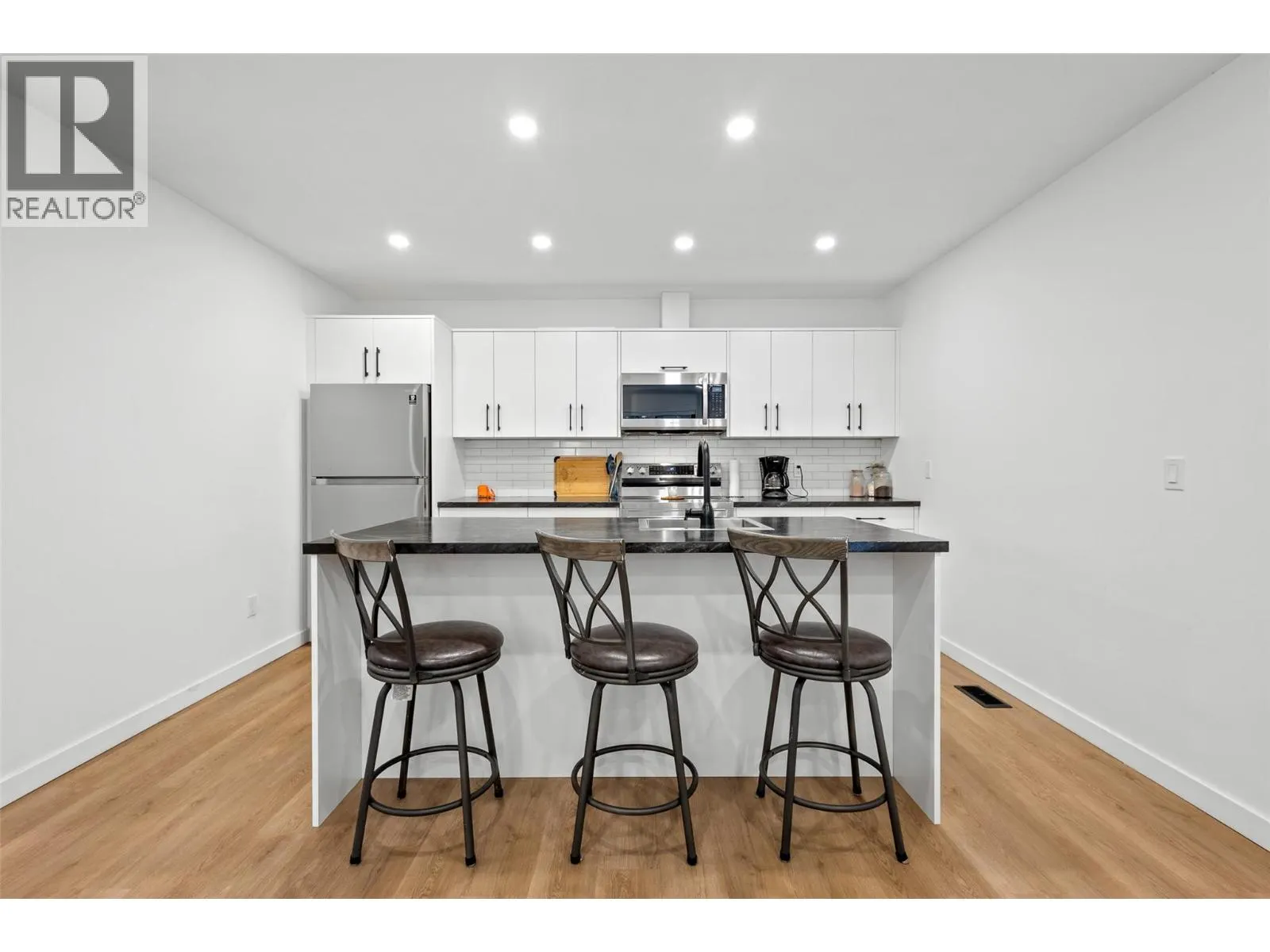 712 Schafer Road