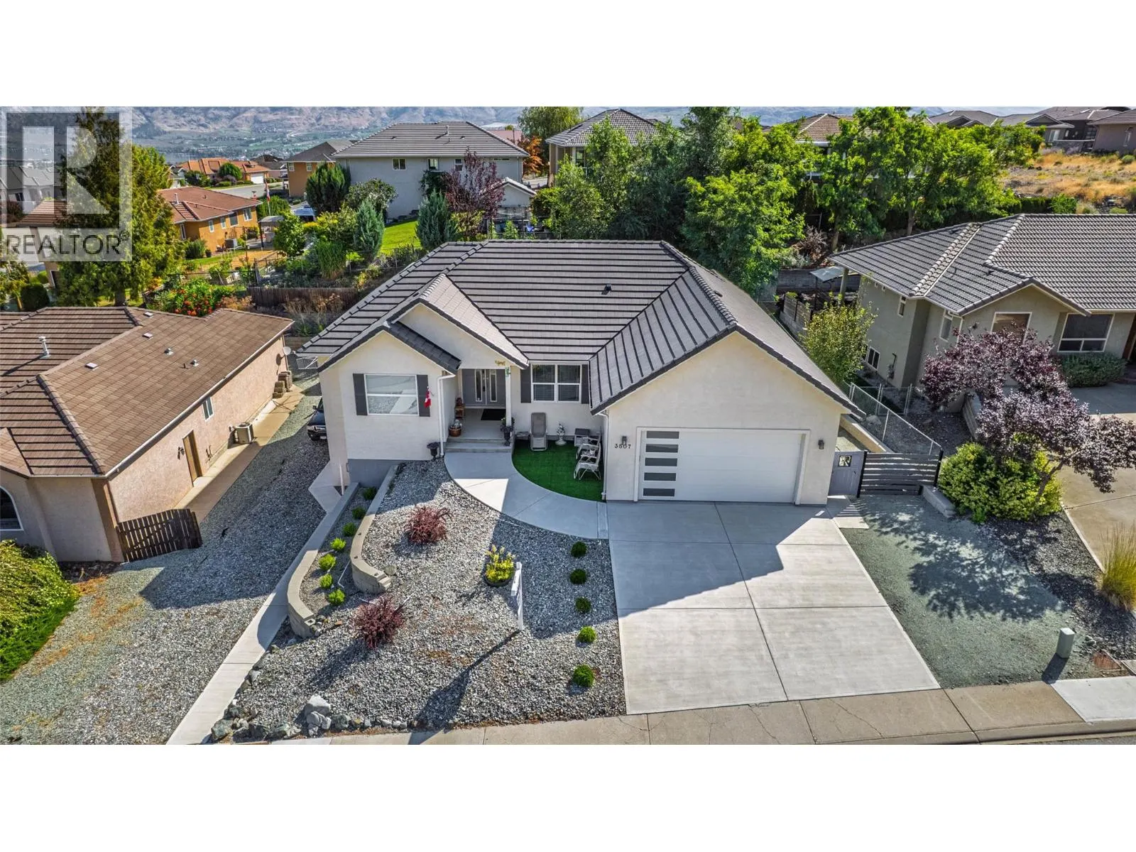 3807 Fairwinds Drive