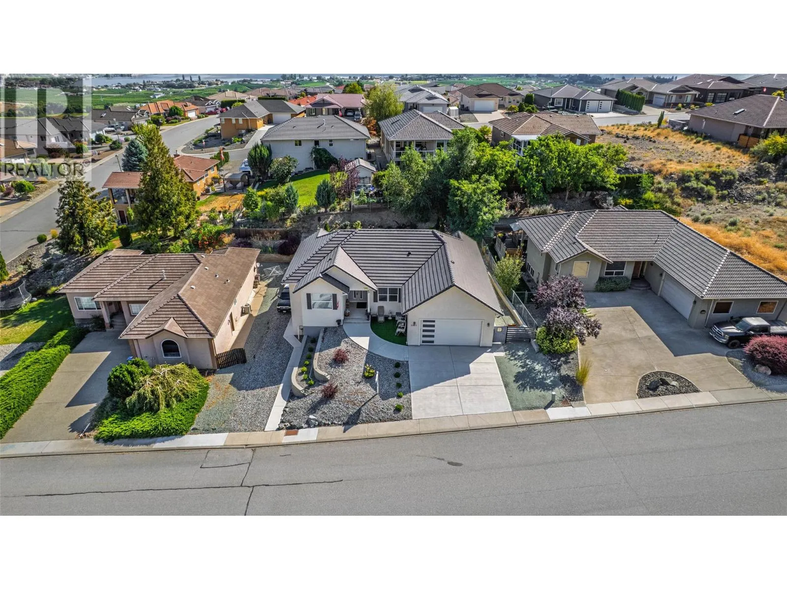 3807 Fairwinds Drive