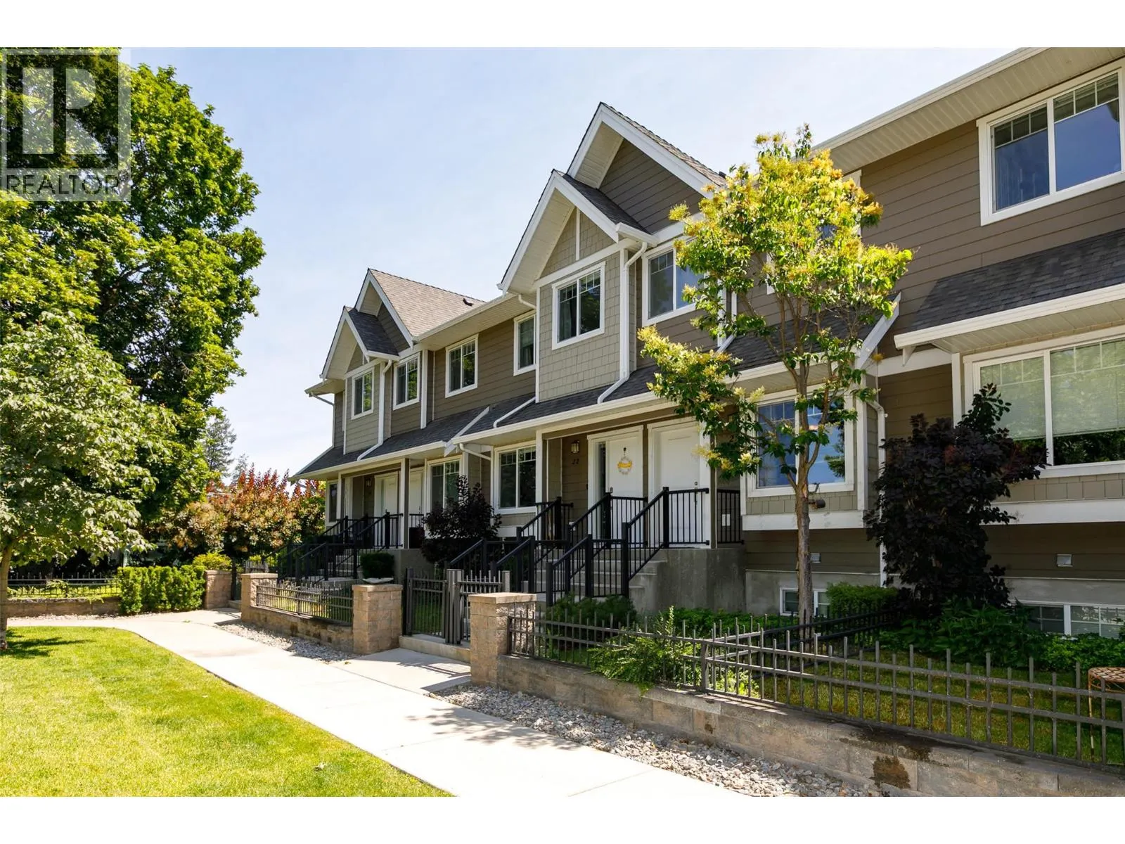 600 SHERWOOD Road Unit# 21