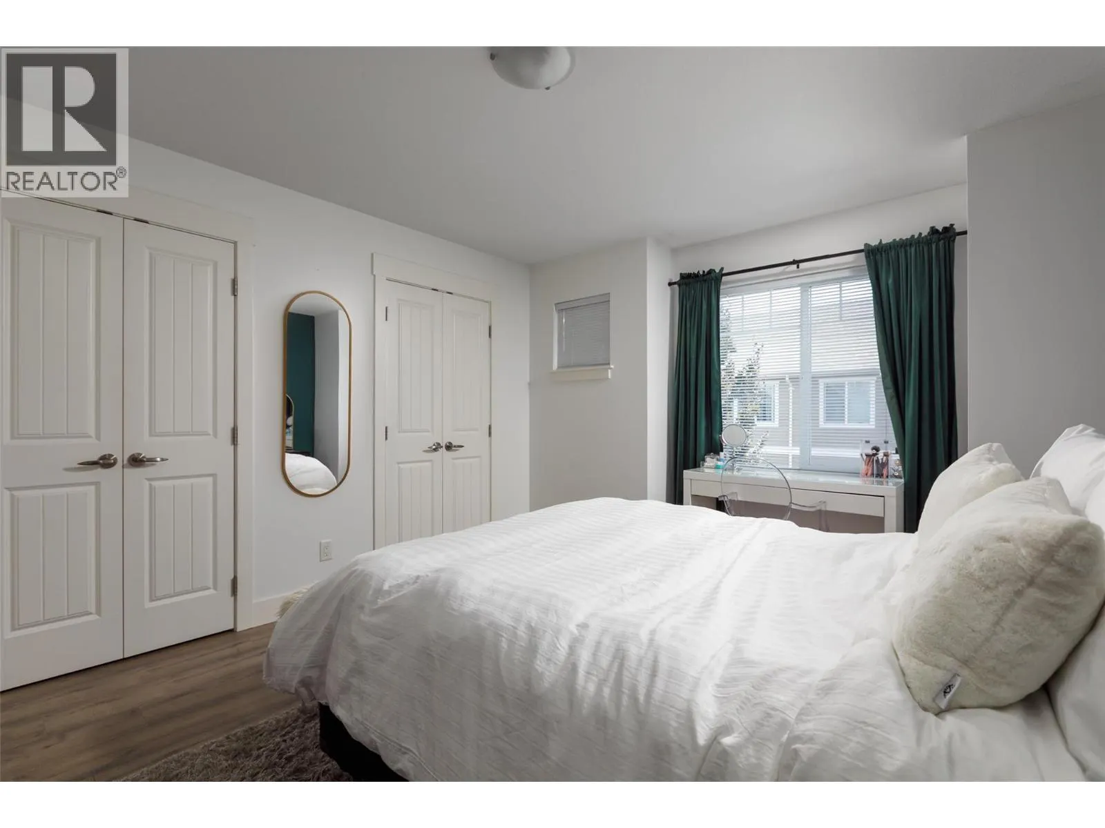 600 SHERWOOD Road Unit# 21